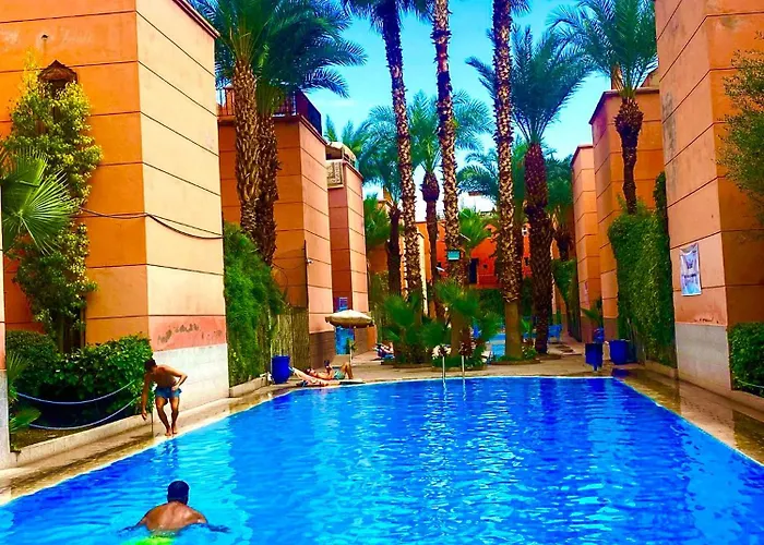 Riad Kamal de luxe avec jacuzzi et trois piscines au cœur de Marrakech Marrakesh